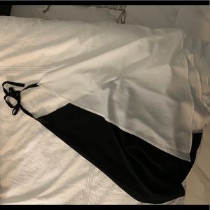 Black and White Sleaveless Blouse